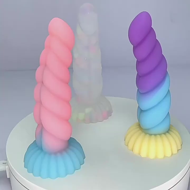 Free shipping丨Glow-in-the-Dark Dildo with Powerful Suction Cup, Adult Toy for Women